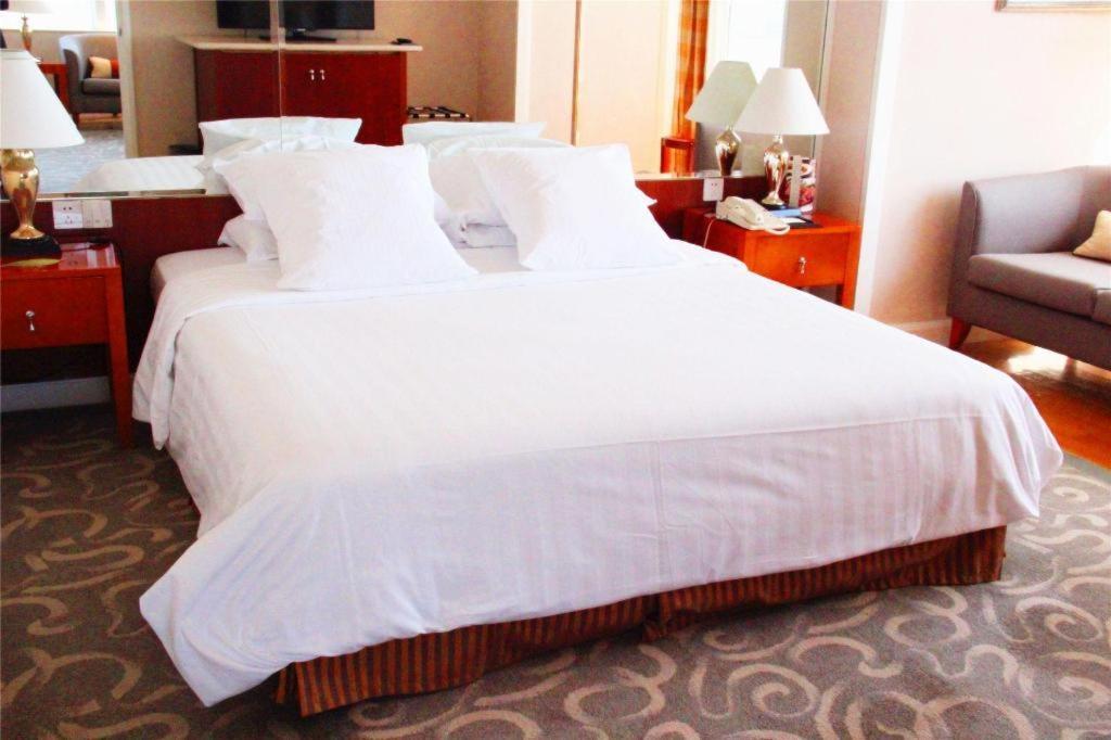 קונמינג Kai Wah Plaza International Hotel מראה חיצוני תמונה