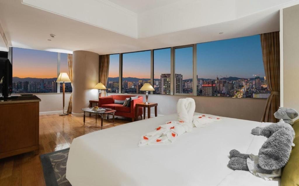 קונמינג Kai Wah Plaza International Hotel מראה חיצוני תמונה